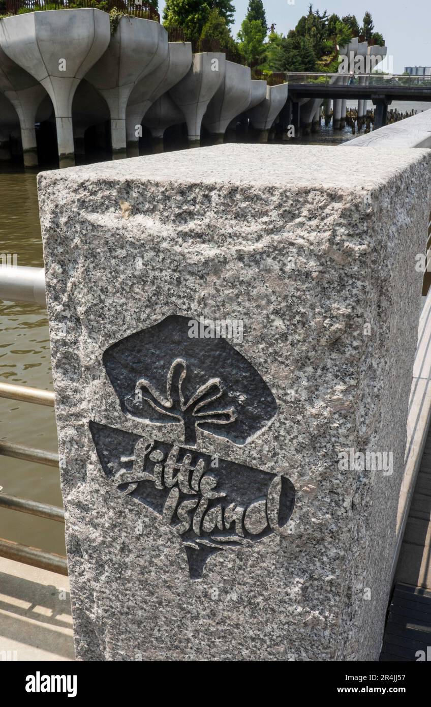 Little Island ist eine einzigartige urbane Oase im Hudson River Park Area, 2023, New York City, USA Stockfoto