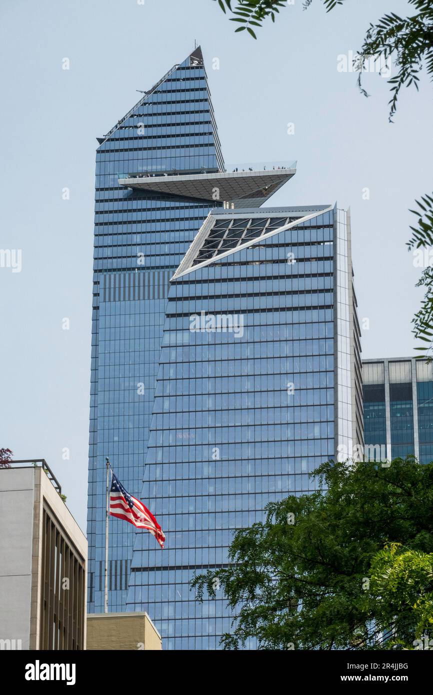 The Edge ist eine Touristenattraktion in Hudson Yards, New York City, USA, 2023 Stockfoto