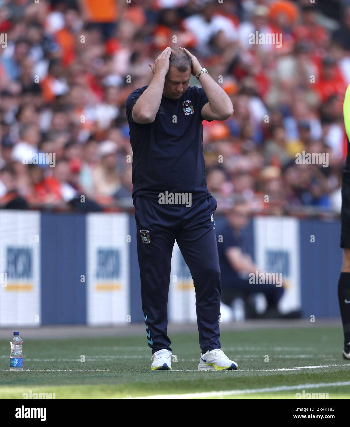 London, Großbritannien. 27. Mai 2023. Mark Robins (Coventry City Manager) am 26. Mai 2023 beim EFL Championship Play-Off-Finale in Coventry City gegen Luton Town im Wembley Stadium, London, Großbritannien. Kredit: Paul Marriott/Alamy Live News Stockfoto