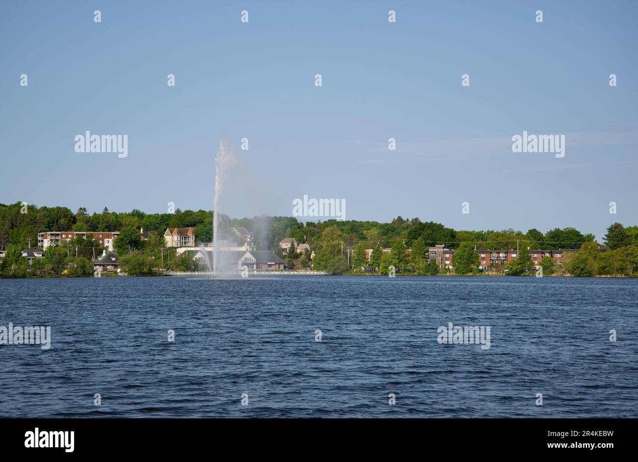 Fontaine sur le lac Boivin Granby Québec Kanada Stockfoto