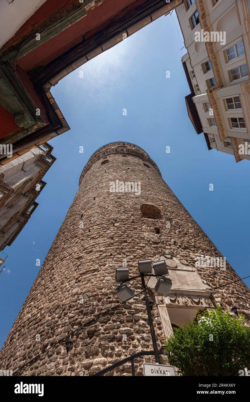 Galata Tower (kulesi), Galata Tower Museum, antiker höchster Punkt der verlorenen Stadtmauern, europäische Seite, Istanbul, Türkei Stockfoto