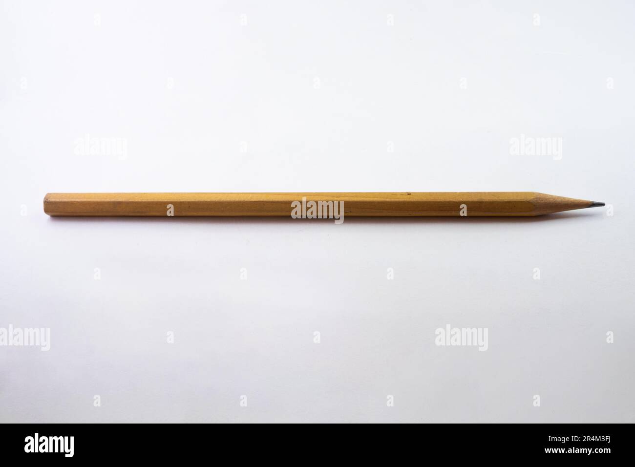 Isolierter Bleistift auf weißem Hintergrund Stockfoto