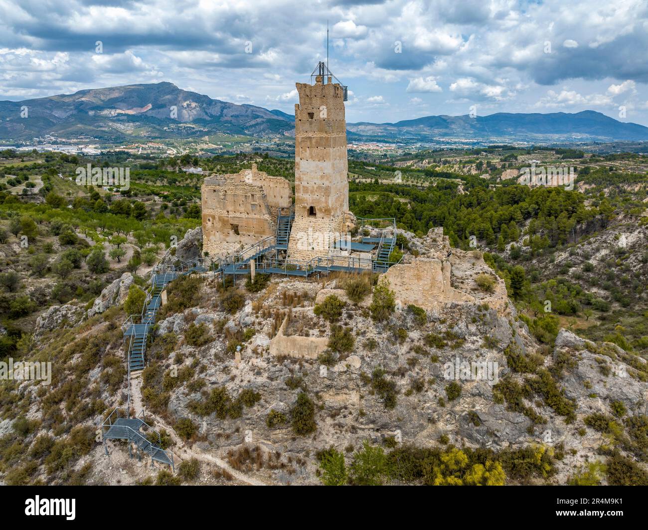 Historische Ruinen der alten Burg in Cocentaina bei Alcoy im Alicante-Gebirge Stockfoto
