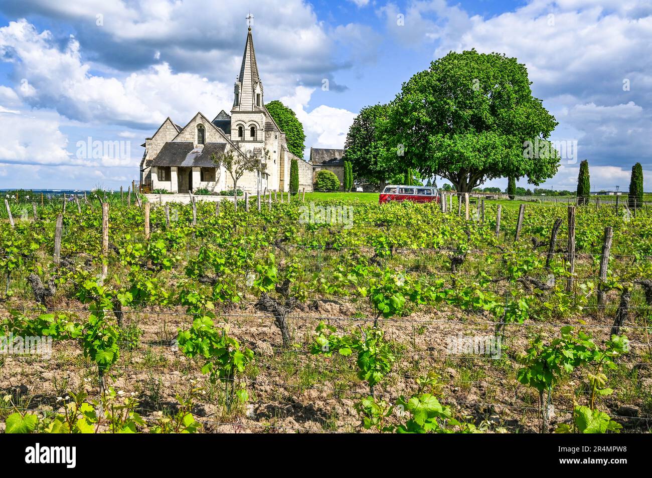 Die Kirche Saint-Pierre de Parnay in Parnay in der Nähe von Saumur, Loire-Tal, Frankreich Stockfoto