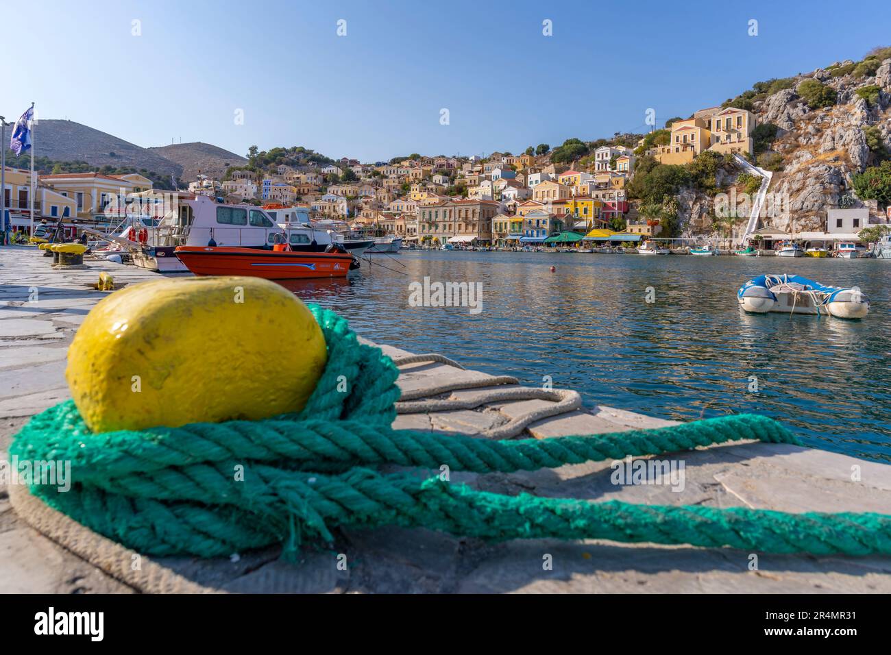 Blick auf den Hafen in Symi, Symi Island, Dodekanese, griechische Inseln, Griechenland, Europa Stockfoto