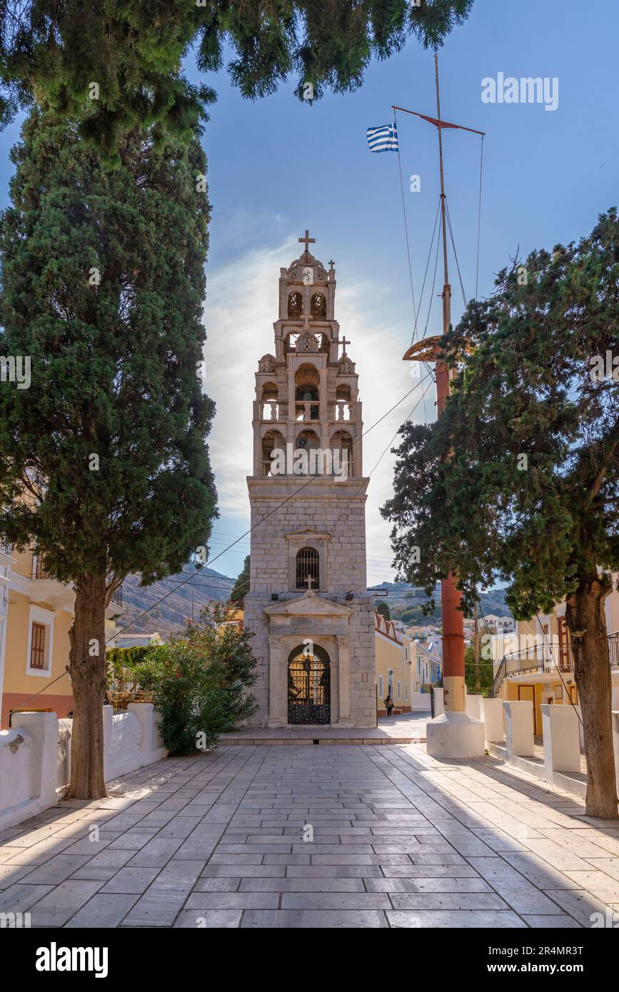 Blick auf die Kirche St. John in Symi, Symi Island, Dodekanese, Griechische Inseln, Griechenland, Europa Stockfoto