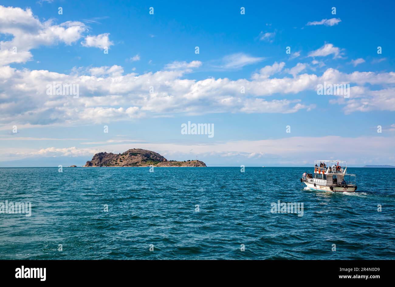 Akdamar-Insel in Van Lake. Die armenische Kirche des Heiligen Kreuzes - Akdamar - Ahtamara - Türkei Stockfoto