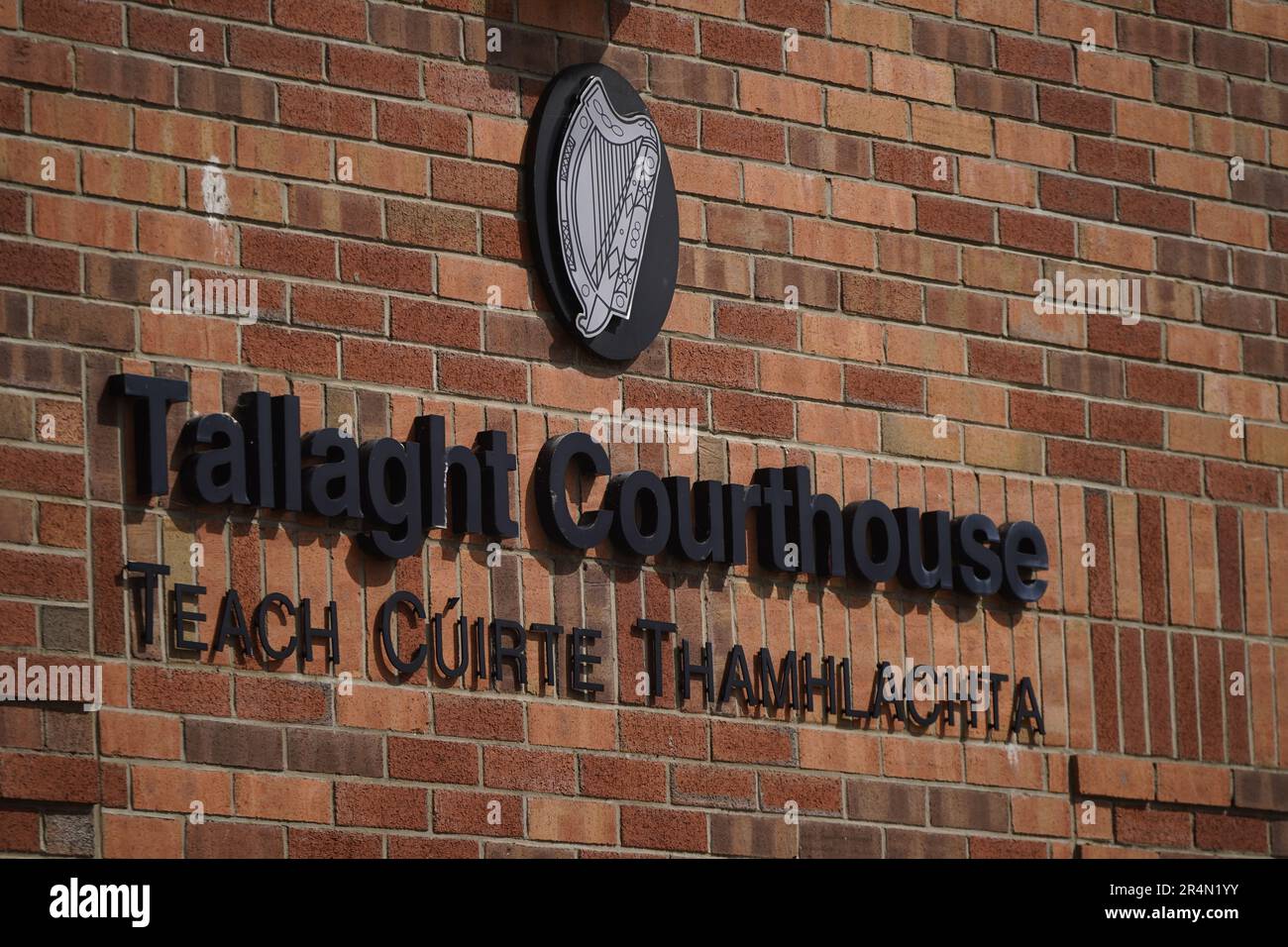 Allgemeiner Blick auf das Tallaght District Court, Dublin, wo Darren Kane angeklagt wurde wegen des Besitzes einer Rohrbombe, des Besitzes einer funkgesteuerten Rohrbombe und des Besitzes einer realistischen Nachahmung einer Feuerwaffe nach der Entdeckung von zwei Rohrbomben, die in einer Tasche gefunden wurden, die zur Tallaght Garda Station gebracht wurde. Foto: Montag, 29. Mai 2023. Stockfoto