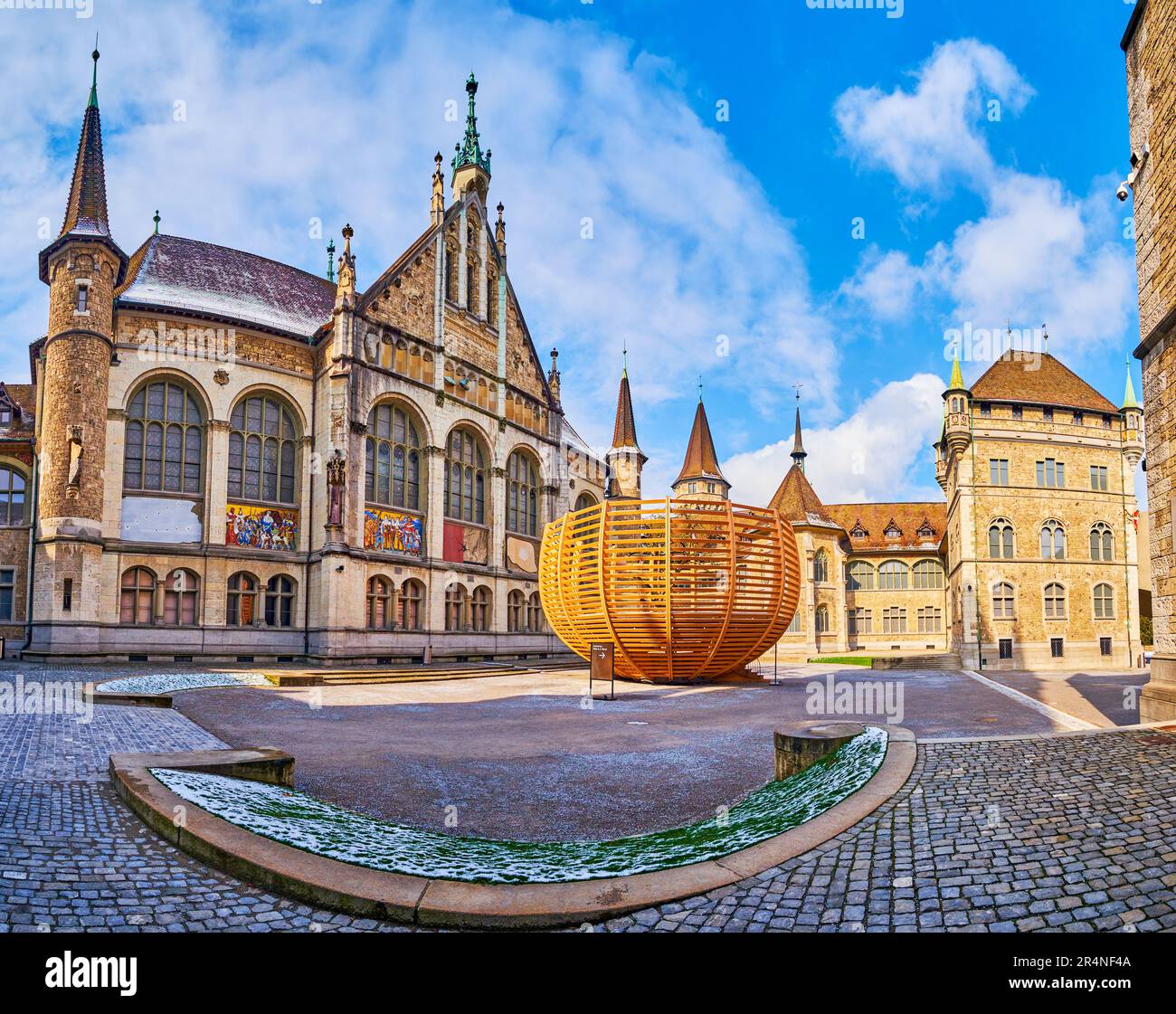 Panoramablick auf den Innenhof des Landesmuseums, eines der beeindruckendsten Gebäude in Zürich, Schweiz Stockfoto