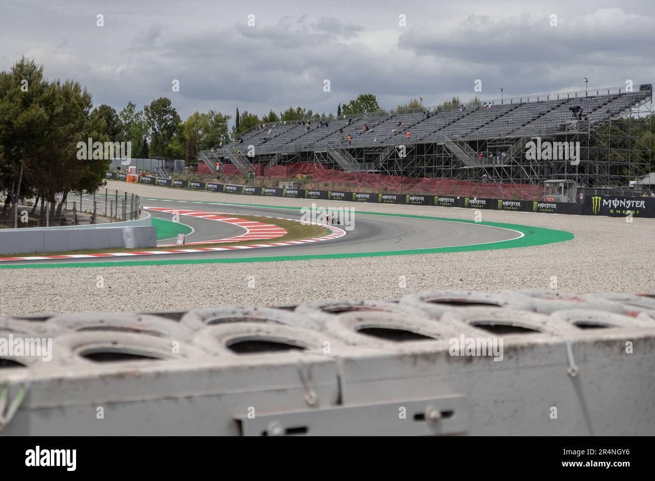 MONTMELLO, SPANIEN - 4. JUNI 2021: Letzter Wendepunkt und Eingang zur Boxengasse des Circuit de Barcelona-Catalunya Stockfoto