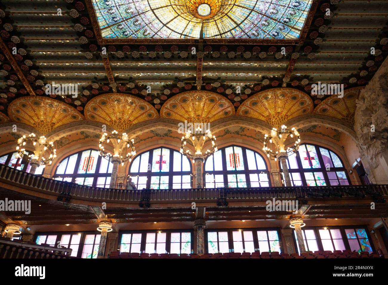 Der Palast der katalanischen Musik (Konzerthalle), ein UNESCO-Weltkulturerbe, ist der Inbegriff des modernistischen Jugendstils. Barcelona, Spanien. Stockfoto