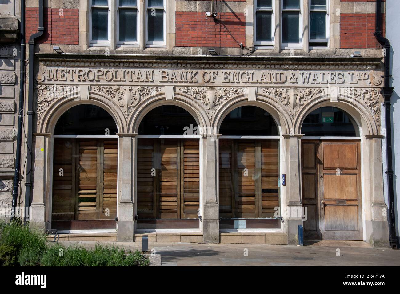 Swansea, Wales, Großbritannien. 23. Mai 2023: Walisische Architektur in der Wind Street, Wales. Stockfoto