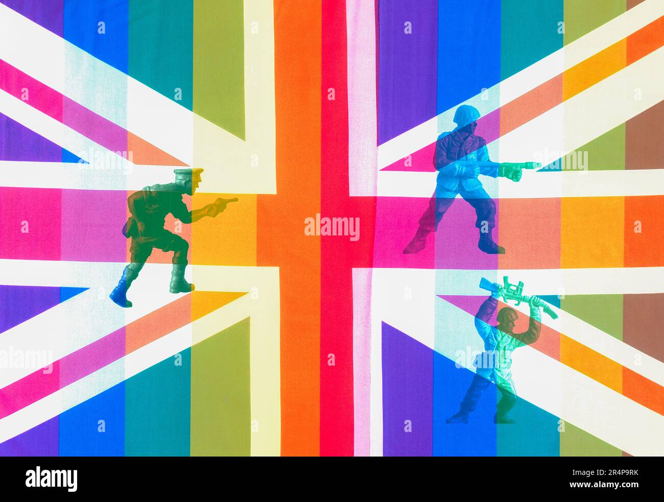Regenbogenflagge über britischer Flagge mit Soldaten. Streitkräfte UK LGBTQ...Konzept Stockfoto