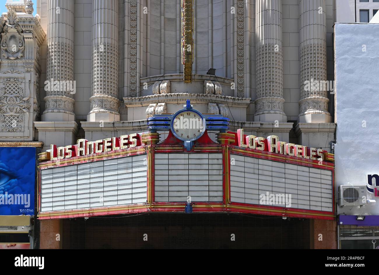 LOS ANGELES, KALIFORNIEN - 17. MAI 2023: Los Angeles Theatre am Broadway in Downtown Los Angeles. Stockfoto