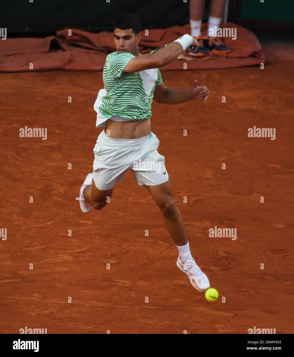 Paris, Frankreich. 29. Mai 2023. Roland Garros Paris French Open 2023. Tag 2 29./05/2023. Carlos Alcaraz (ESP) gewinnt die erste Runde des Spiels: Roger Parker/Alamy Live News Stockfoto