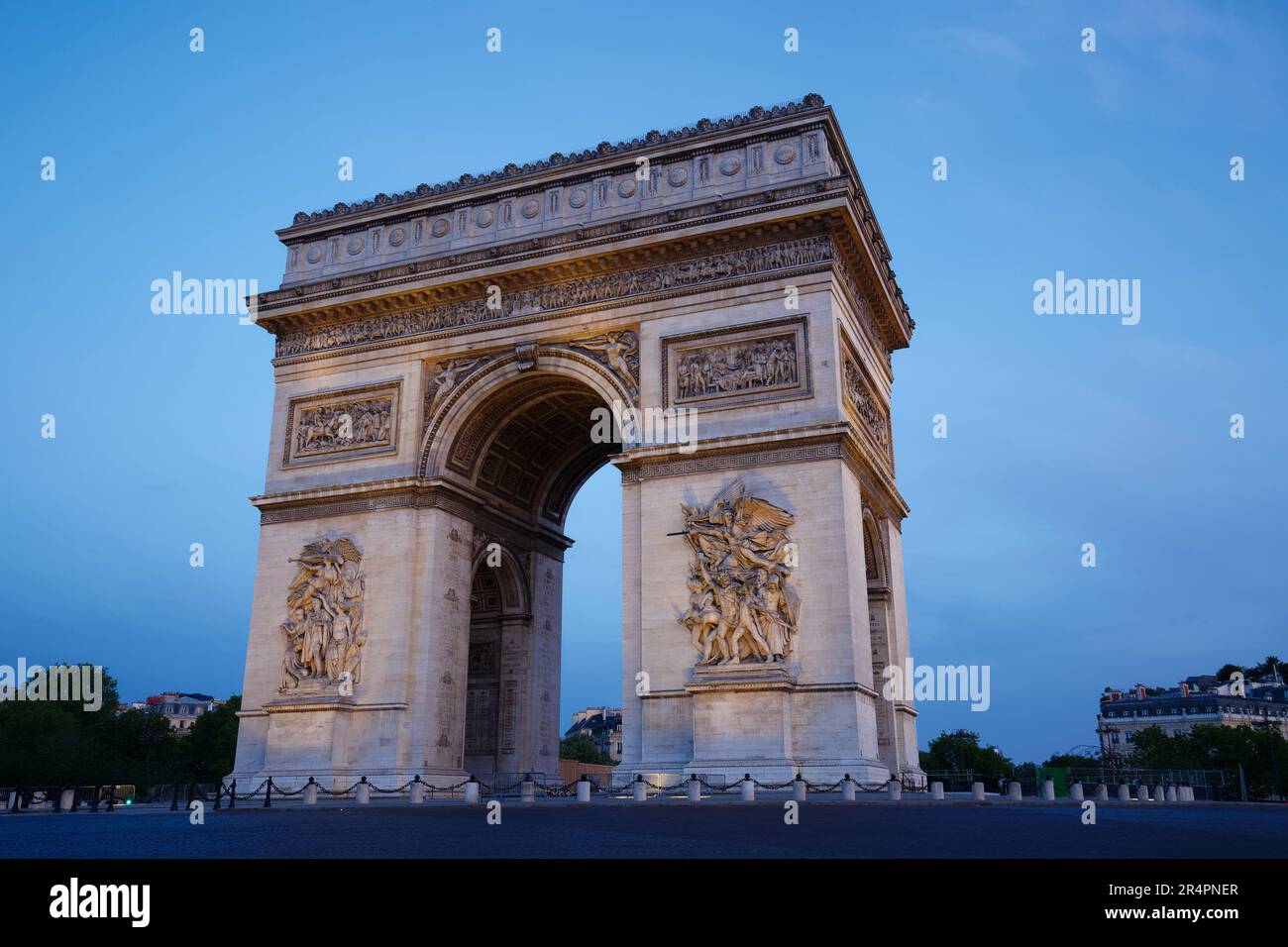 Der berühmte Triumphbogen am frühen Morgen, Paris, Frankreich. Stockfoto