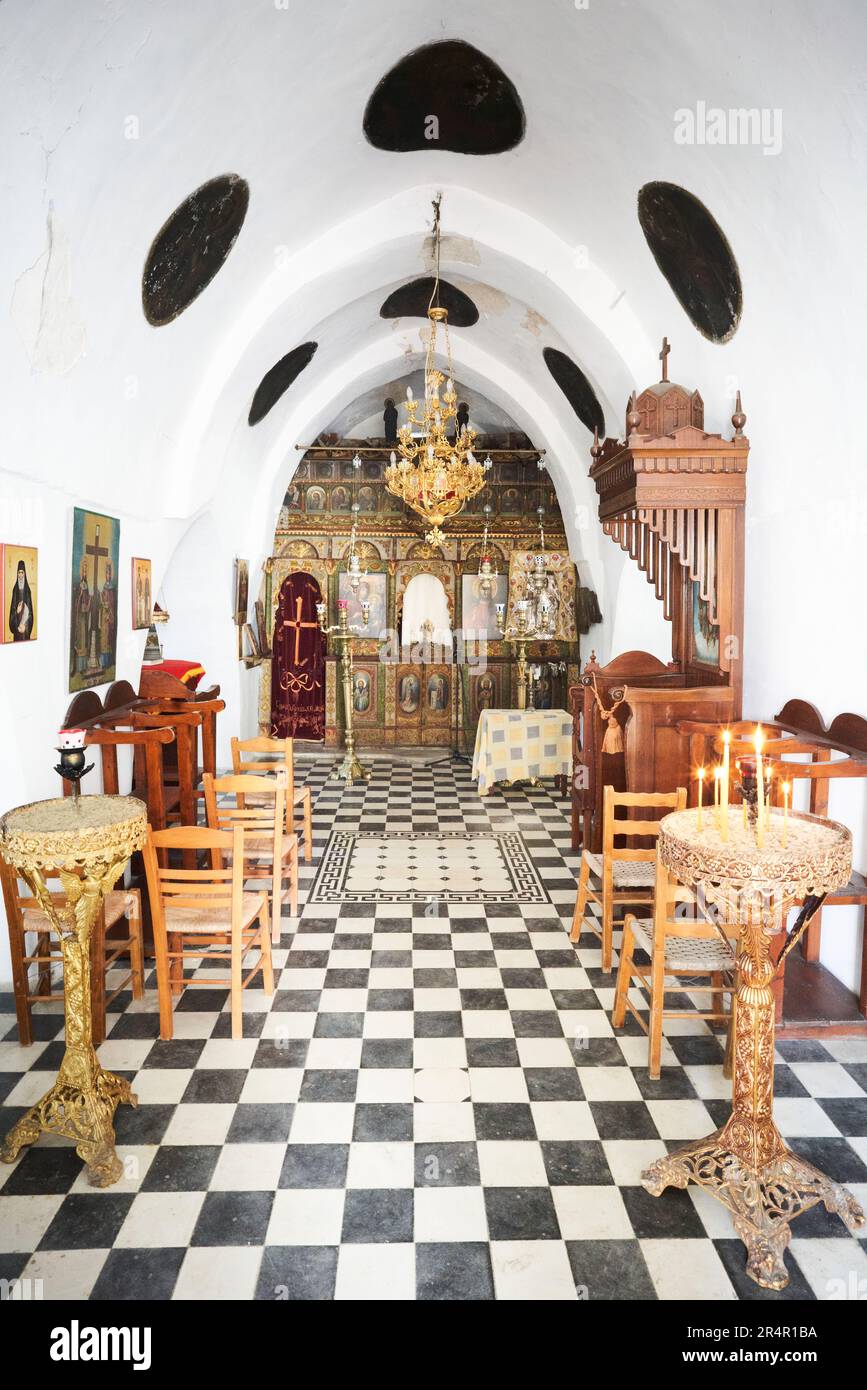 Das Innere einer traditionellen griechisch-orthodoxen Kirche Stockfoto