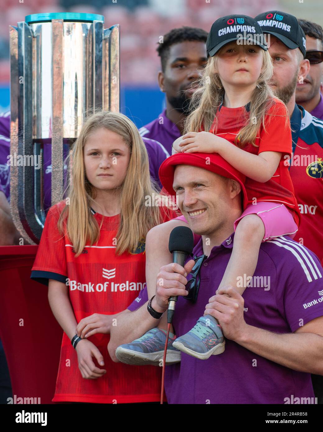 Limerick, Irland. 30. Mai 2023. Keith Earls feiert am 29. Mai 2023 beim Munster Rugby Homecoming im Thomond Park Stadium in Limerick, Irland (Foto: Andrew SURMA/Credit: SIPA USA/Alamy Live News Stockfoto