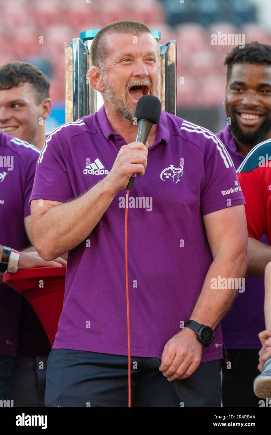 Limerick, Irland. 30. Mai 2023. The Head Coach Graham Rowntreeduring Munster Rugby Homecoming im Thomond Park Stadium in Limerick, Irland, am 29. Mai 2023 (Foto: Andrew SURMA/Credit: SIPA USA/Alamy Live News Stockfoto