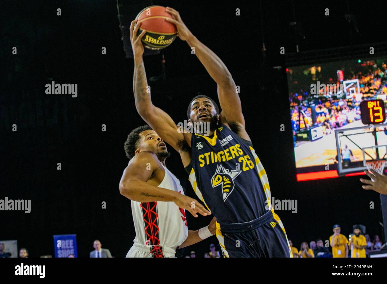 Edmonton, Kanada. 28. Mai 2023. Edmontons Adika Geoffrey James wurde während der Eröffnungssaison der Edmonton Stingers 2023 gegen den Calgary Surge in Aktion gesehen. Calgary Surge 82 -81 Edmonton Stingers (Foto: Ron Palmer/SOPA Images/Sipa USA) Kredit: SIPA USA/Alamy Live News Stockfoto