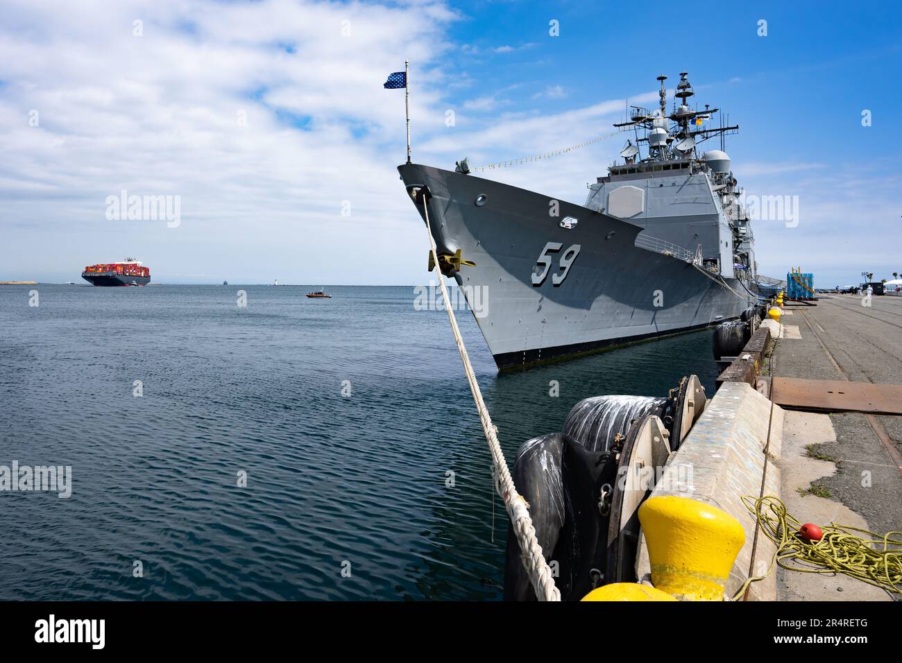 Marineschiff USS PRINCETON (CG-59) im Hafen von Los Angeles Stockfoto