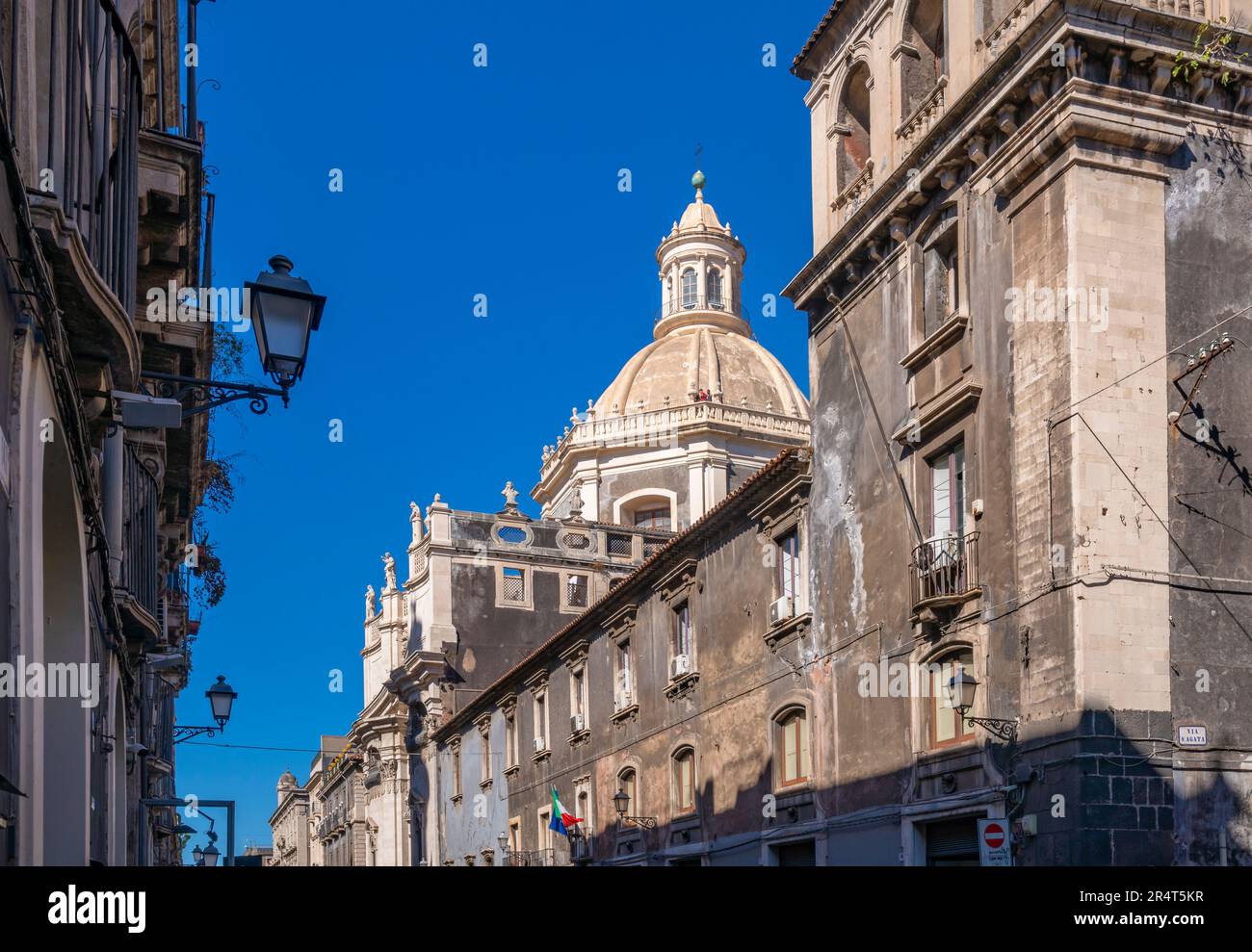 Blick auf die Rotunde Chiesa della Badia di Sant'Agata von der Straße, Catania, Sizilien, Italien, Europa Stockfoto