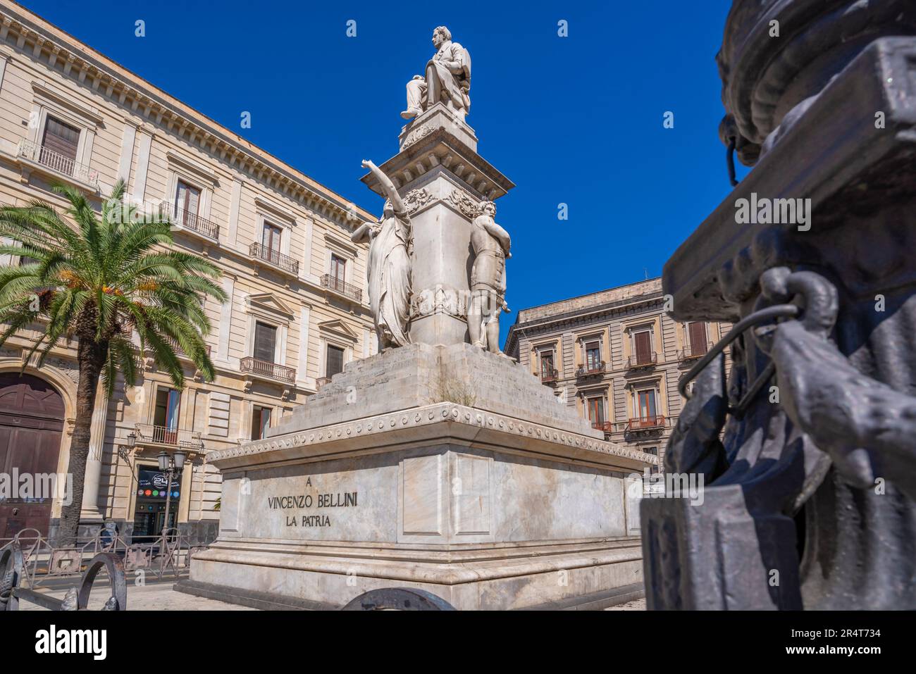 Blick auf Vincenzo Bellini auf der Piazza Stesicoro, Catania, Sizilien, Italien, Europa Stockfoto