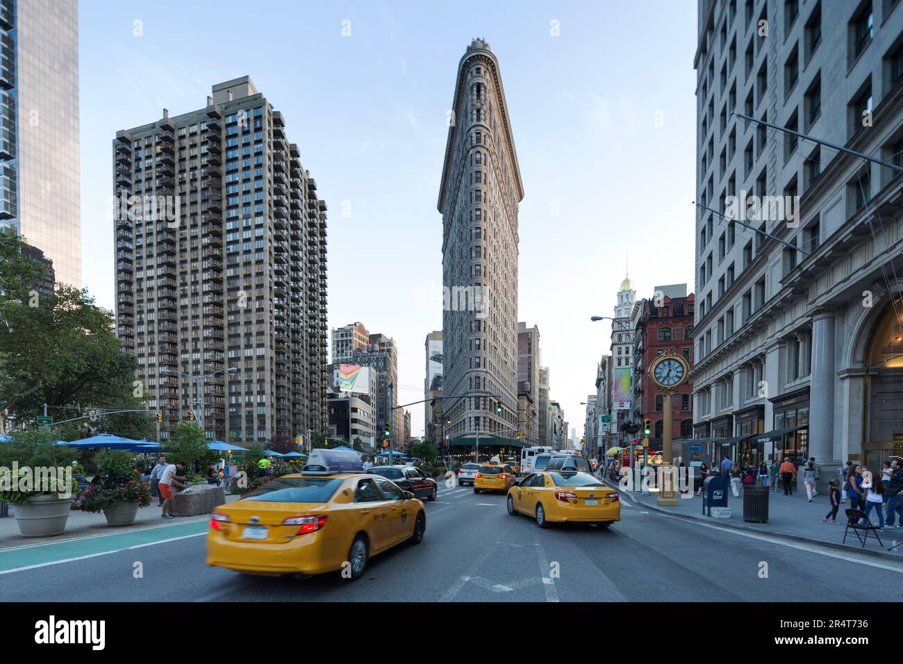 WIR, New York, das Flatiron Building am Broadway. Stockfoto