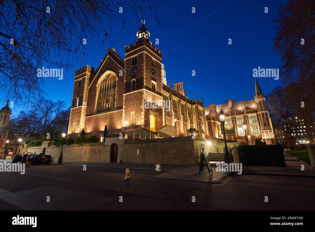 Blick auf Lincoln's Inn Great Hall at Dusk Stockfoto