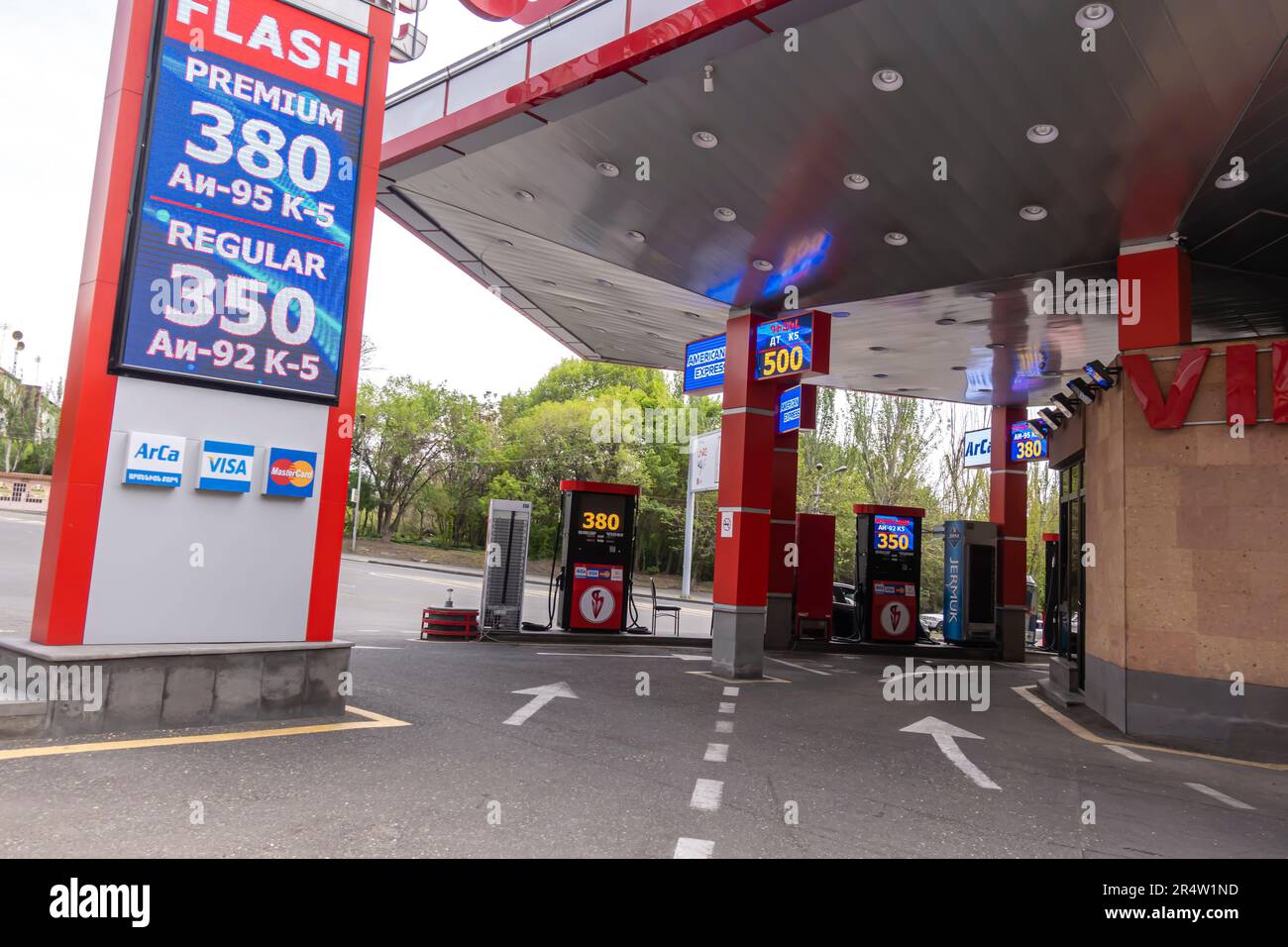 Tankstelle in Eriwan. Flash Tankstelle. Gaspreise. Armenien Stockfoto