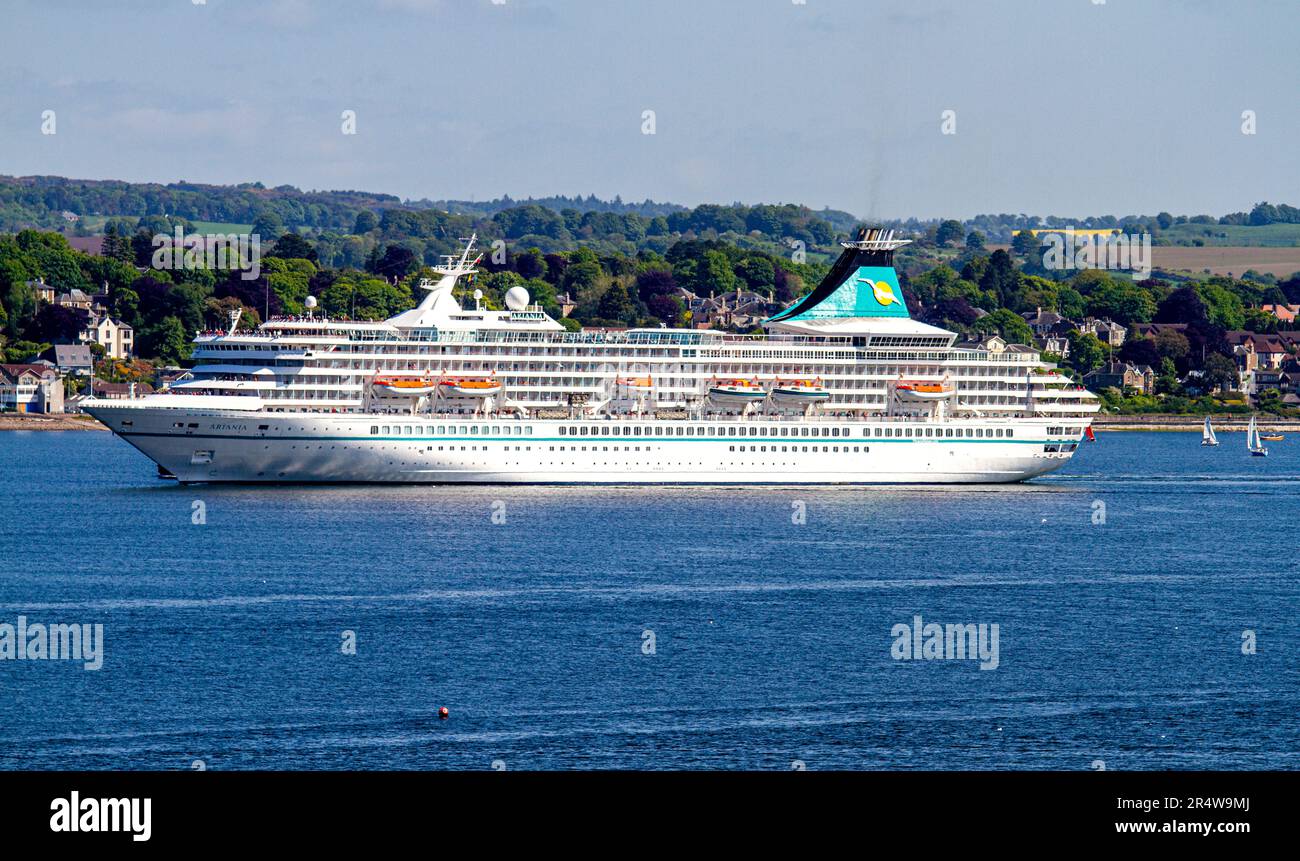 Dundee, Tayside, Schottland, Großbritannien. 30. Mai 2023. Die deutsche Kreuzfahrt Phoenix Reisen, Artania Kreuzfahrtschiff, das heute gegen 11am Uhr in Dundee ankommt und heute um 11pm Uhr ablegt. Artanias aktuelle Reise ist eine 12-tägige hin- und Rückfahrt durch Großbritannien. Die Reiseroute begann am 20. Mai 2023 und endet am 1. Juni 2023 in Bremerhaven, Bremen, Deutschland. Kredit: Dundee Photographics/Alamy Live News Stockfoto