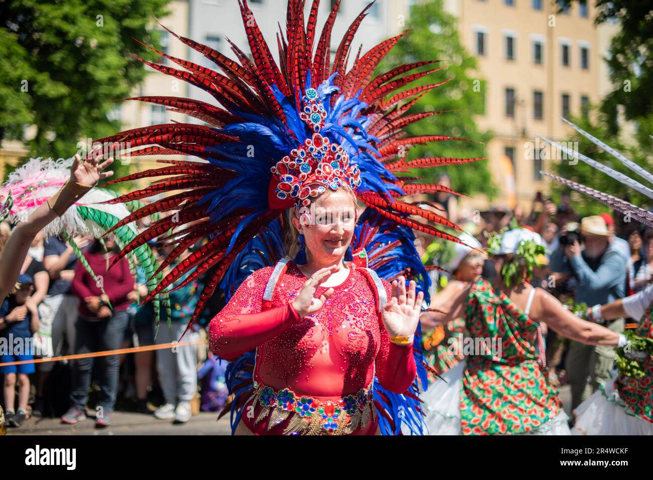 Der Karneval der Kulturen in Berlin erreichte mit der großen Straßenparade am Pfingstsonntag in Kreuzberg seinen Höhepunkt. Dieses spektakuläre Event Dre Stockfoto