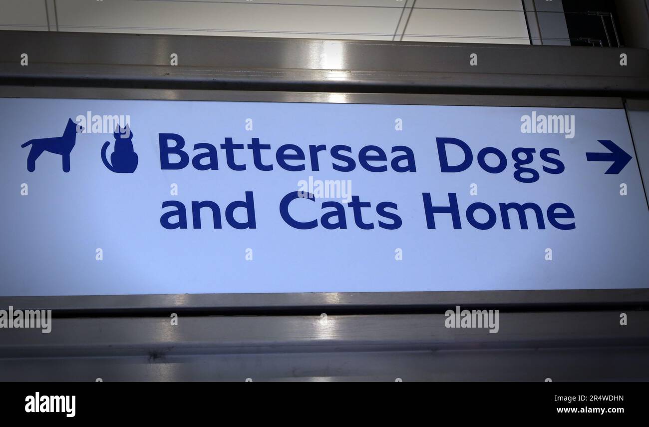 Schild für Battersea Dogs and Cats Home, Nine Elms, Wandsworth, London, England, UK, SW11 8BJ Stockfoto