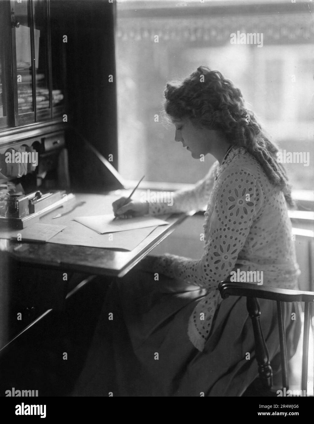 Mary Pickford (8. April 1892 bis 29. Mai 1979) war eine kanadisch-amerikanische Filmdarstellerin, Mitbegründerin des Filmstudios United Artists und einer der ursprünglichen 36 Gründer der Academy of Motion Picture Arts and Science Stockfoto