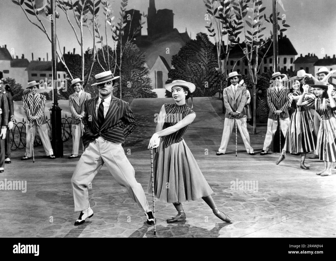 Ein Amerikaner in Paris ist ein 1951 American Musical Film inspiriert durch die 1928 orchestrale Komposition von George Gershwin. Mit Gene Kelly, Leslie Caron und Nina Foch, der Film ist in Paris, und wurde von Vincente Minnelli geleitet. Die Geschichte des Films ist mit Tanzeinlagen choreographiert von Gene Kelly durchsetzt. Stockfoto