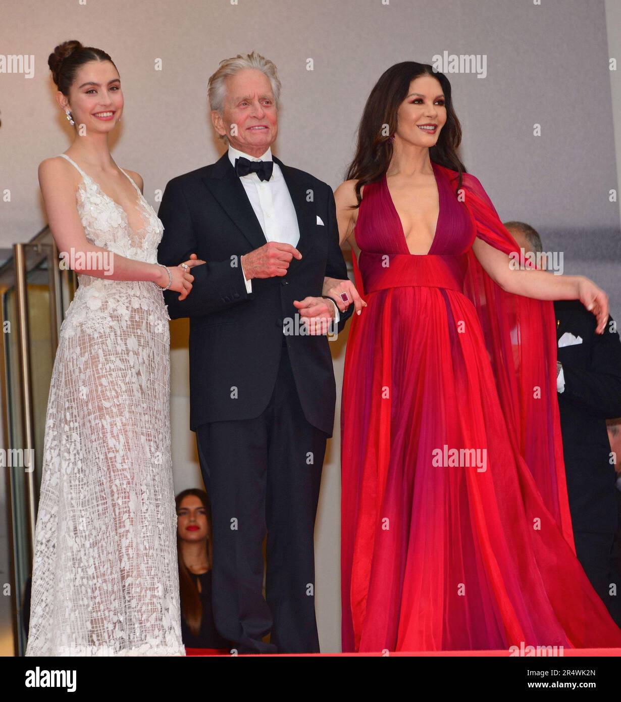 Carys Zeta Douglas, Michael Douglas, Catherine Zeta-Jones (Gewand Elie Saab) „Jeanne du Barry“ Cannes Film Festival Screening 76. Cannes Film Festival 16. Mai 2023 Stockfoto