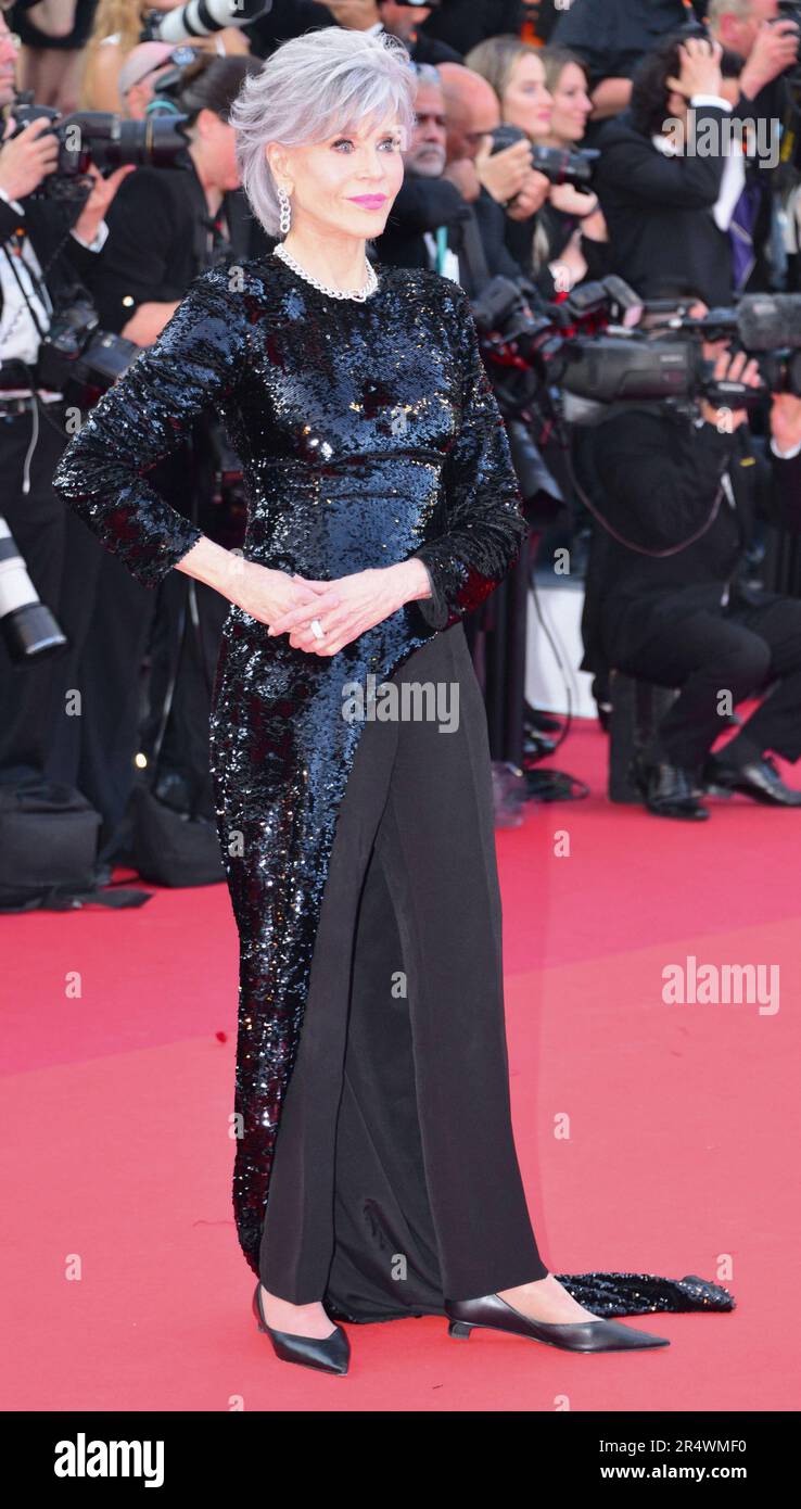Jane Fonda (Kleid von AMI Paris) 76. Filmfestival in Cannes: „Elementare“ Vorführung und Abschlusszeremonie 27. Mai 2023 Stockfoto