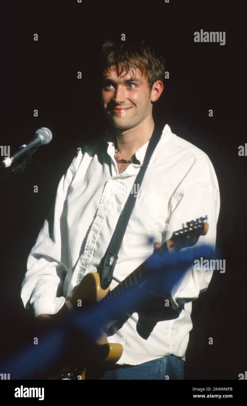 Der britische Sänger Damon Albarn tritt am 24. November 1995 im Zenith in Paris auf, während eines Blur-Konzerns. Stockfoto