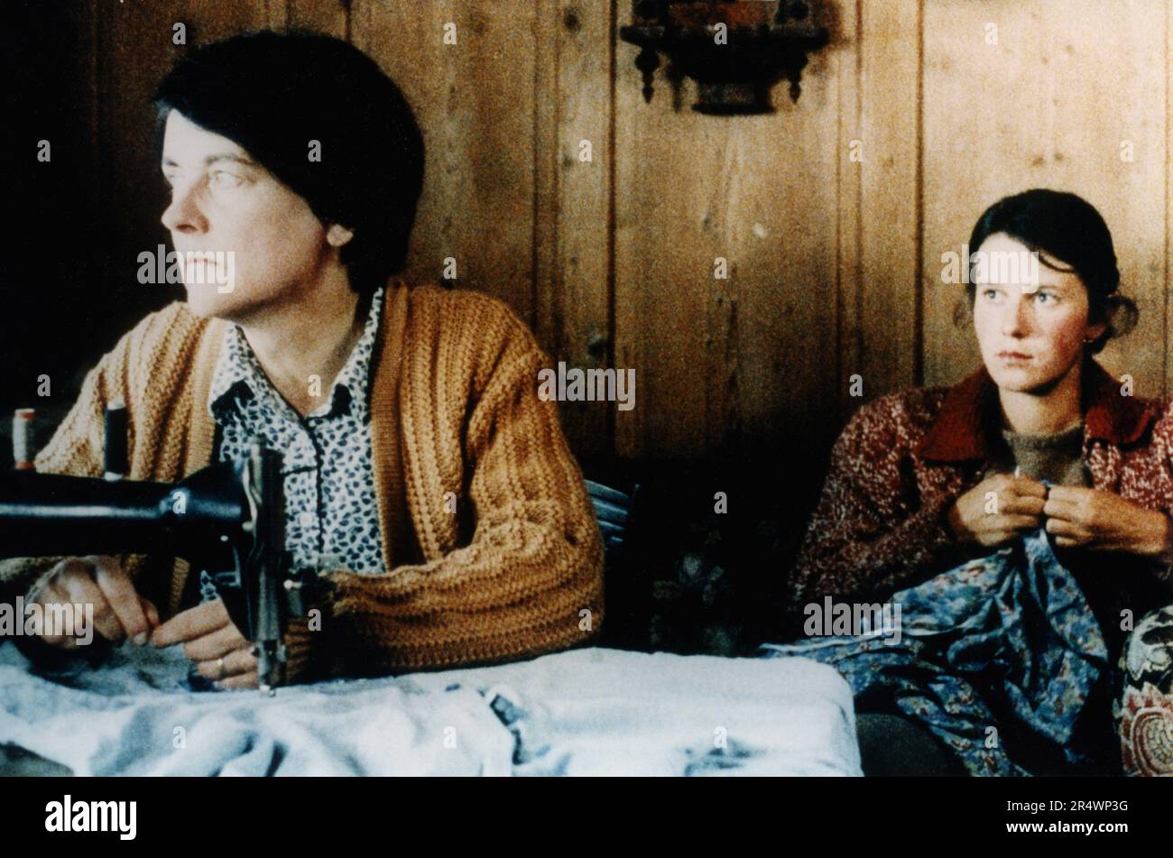 Höhenfeuer Jahr : 1985 Schweiz Direktor : Fredi M. Murer Dorothea Moritz, Johanna Lier Stockfoto