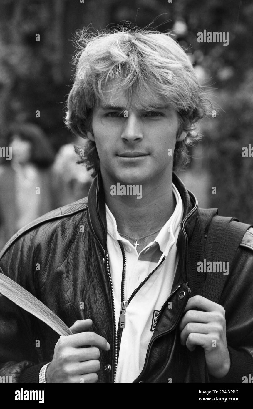 Portrait des französischen Tennisspielers Thierry Champion auf den Tribünen der French Open im Juni 1983. Stockfoto