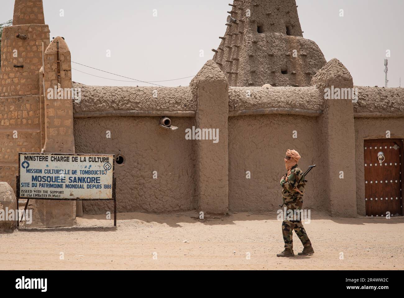 Nicolas Remene / Le Pictorium - Polizei der Vereinten Nationen (UNPOL) und UNDSS in Mali - 31/3/2021 - Mali / Timbuktu / Timbuktu - ein malischer Soldat (Fama) während einer Operation zur Gewährleistung der Sicherheit einer ausländischen Delegation bei einem offiziellen Besuch in Timbuktu am 31. März 2021. Stockfoto