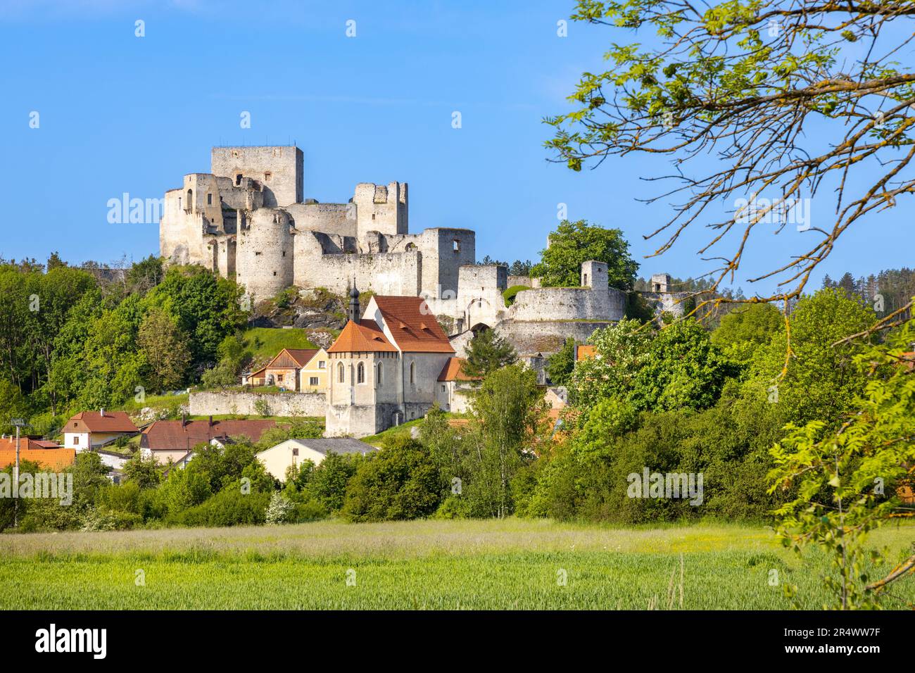 Goticky hrad Rabi (1300, Narodni kulturni pamatka), Plzensky kraj, Ceska republika / gotische Burg Rabi, Region Pilsner, Tschechische republik Stockfoto