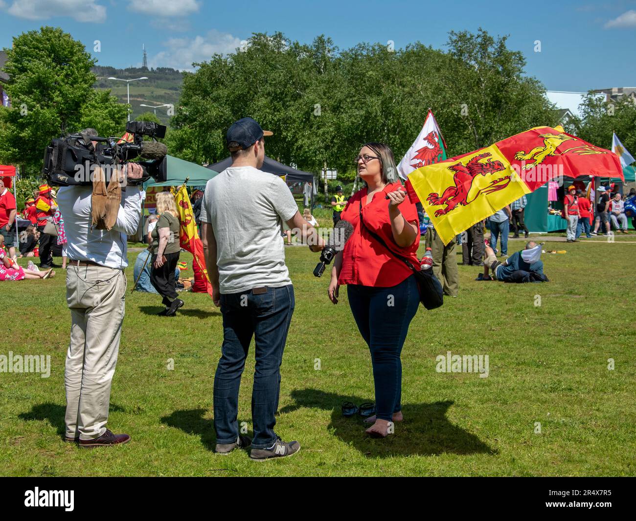 Swansea, Wales, Großbritannien. 20. Mai 2023: Eine Pro-Walisische Unabhängigkeitskundgebung im sonnigen Swansea. Stockfoto