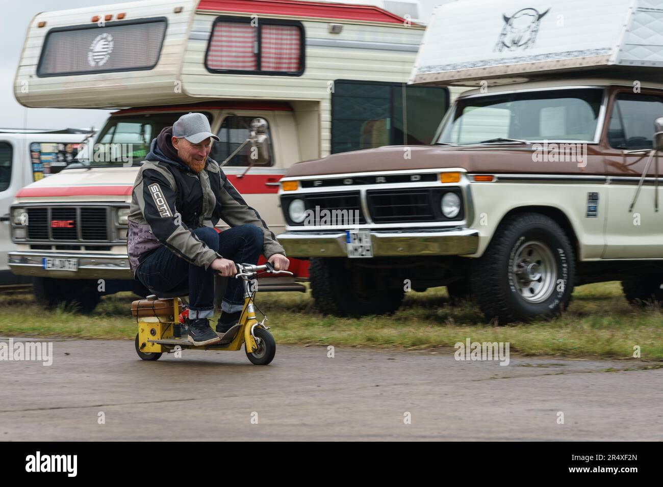 FINOWFURT, DEUTSCHLAND - 06. MAI 2023: Das Mini-Motorrad. Rennfestival 2023. Saisoneröffnung. Stockfoto