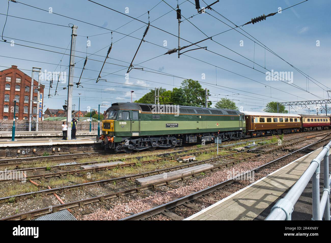 D1935 Roger Hosking auf dem Heck von Saphos Zügen „The Fellsman“ Stockfoto