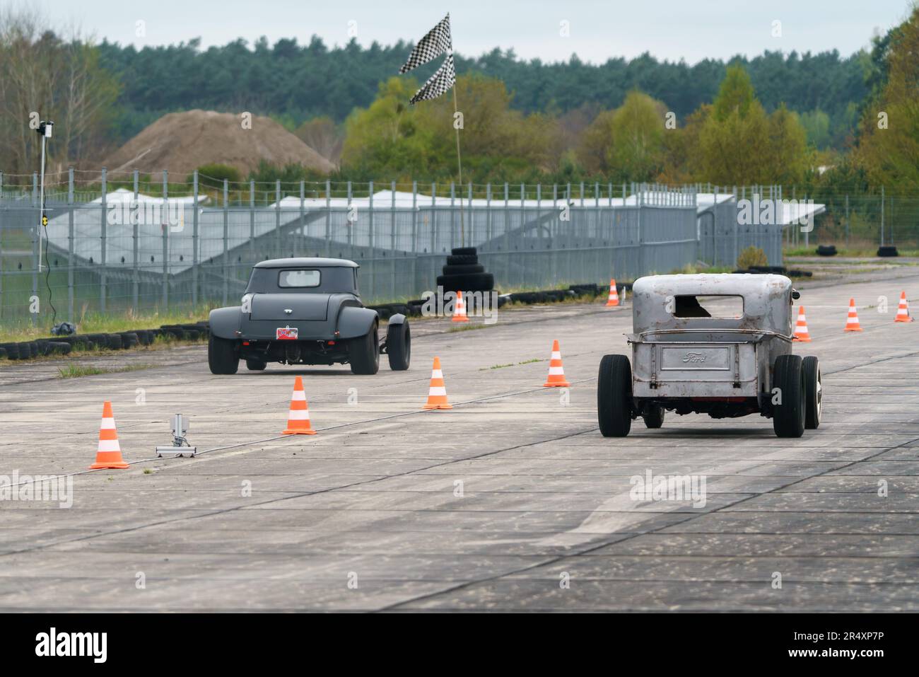 FINOWFURT, DEUTSCHLAND - 06. MAI 2023: Die Hot Rods bei den Rennen. Rennfestival 2023. Saisoneröffnung. Stockfoto