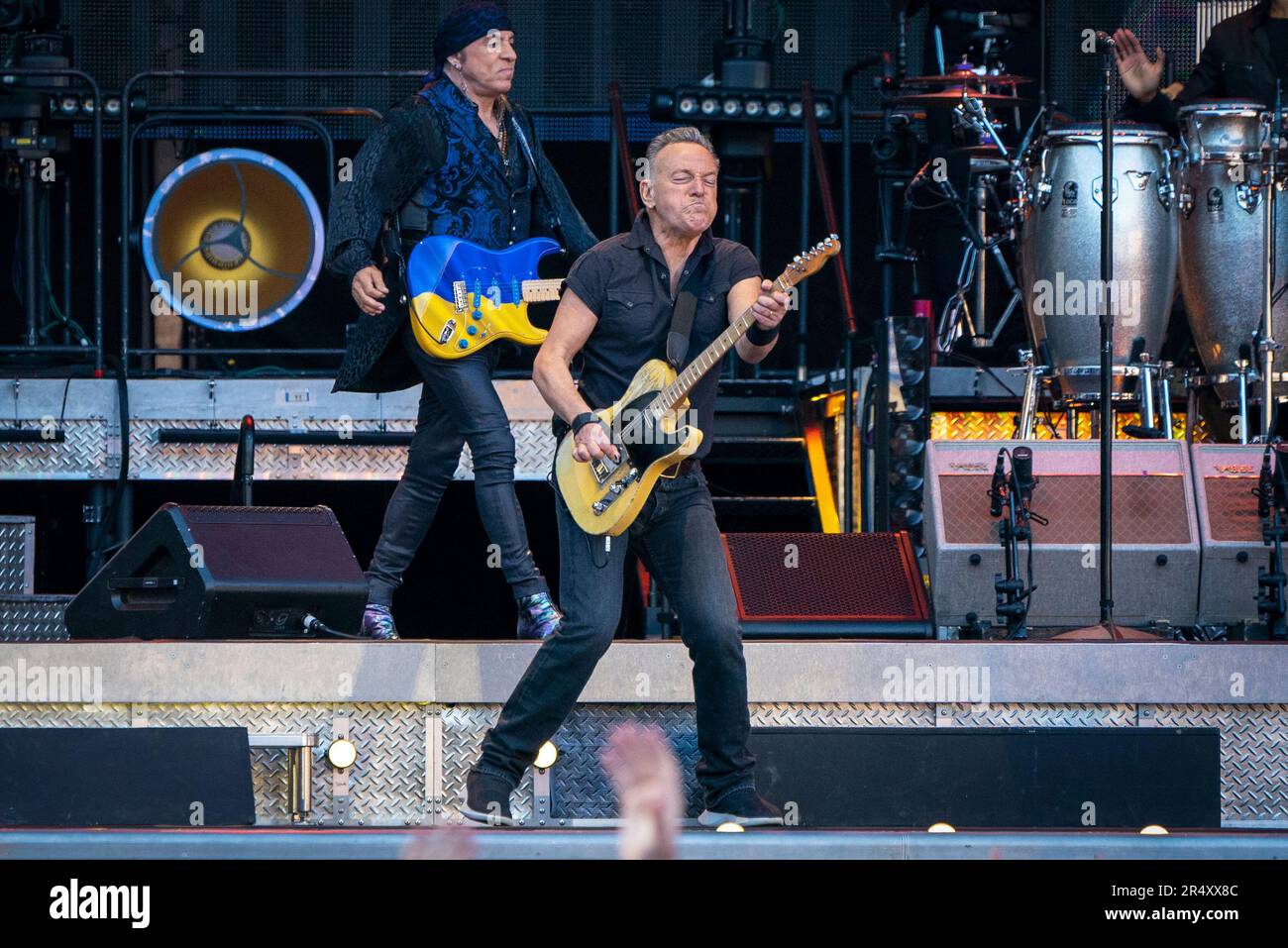 Bruce Springsteen, mit der E Street Band, auf der Bühne in Murrayfield