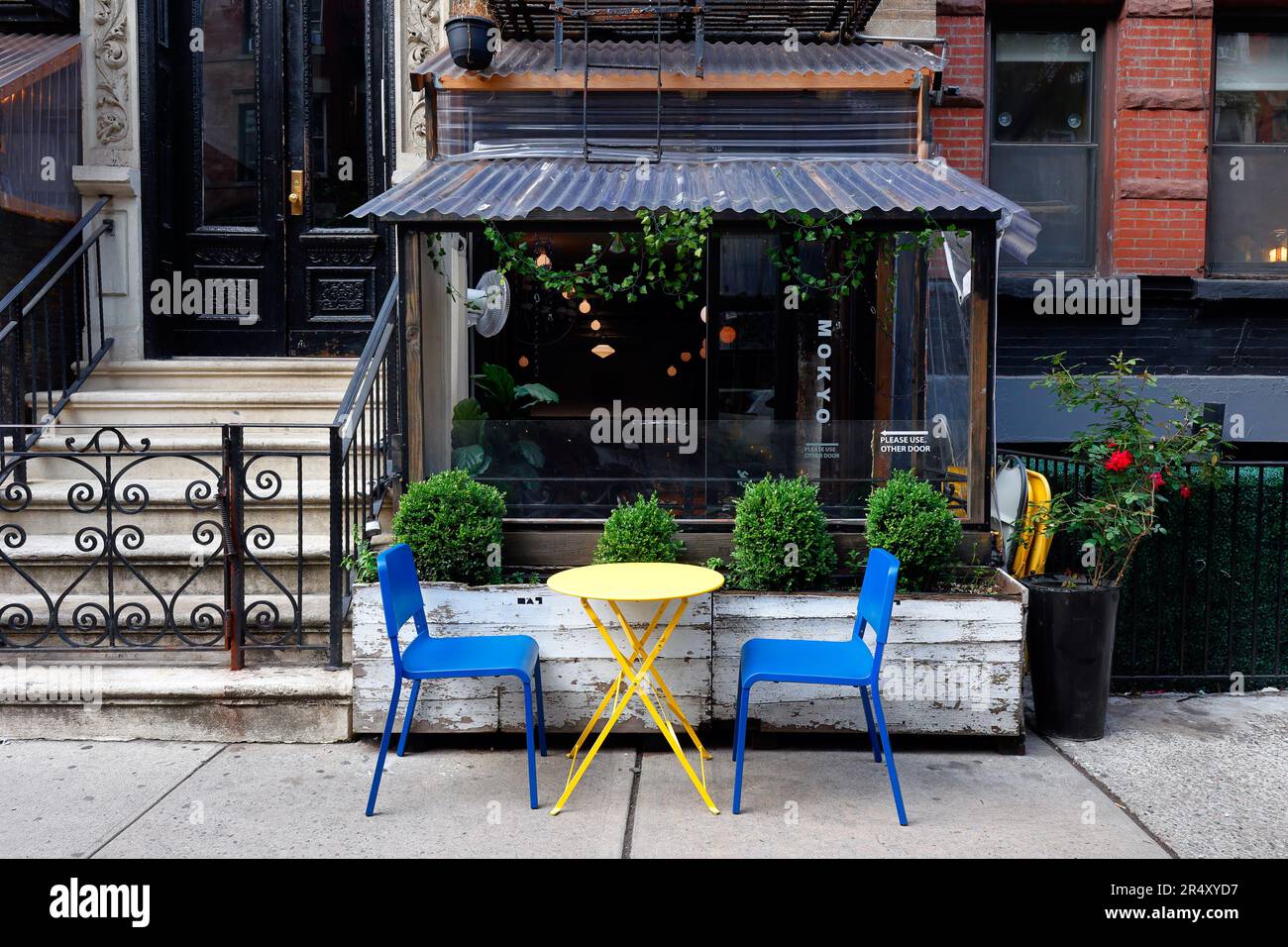 Mokyo 목요, 109 St Marks Pl., New York, NYC, Foto eines koreanischen Restaurants mit kleinen Gerichten im East Village von Manhattan. Stockfoto