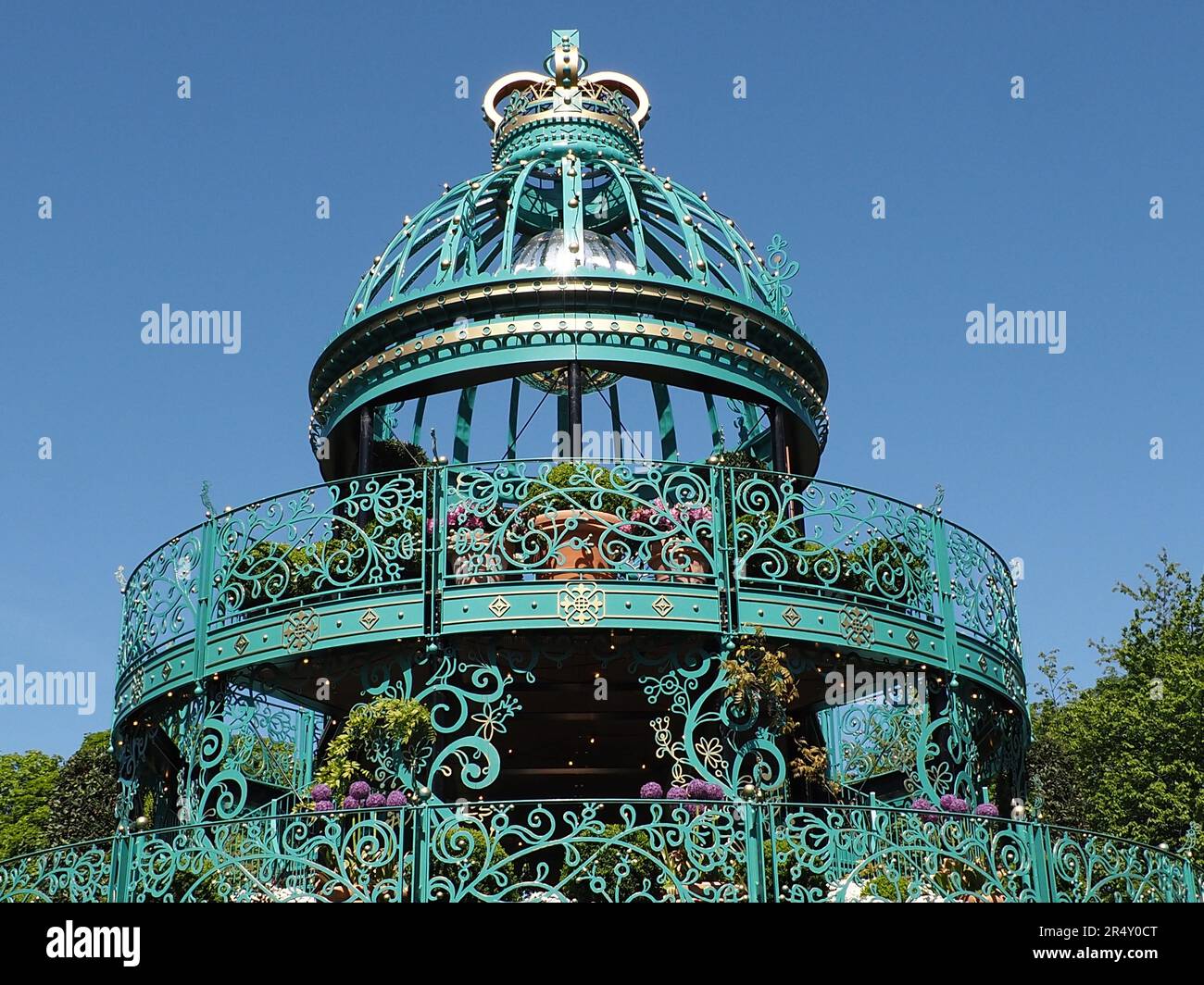 King Charles III. Und Queen Camilla Coronation Garden im Hazelbank Park, Belfast, Nordirland, Großbritannien Stockfoto