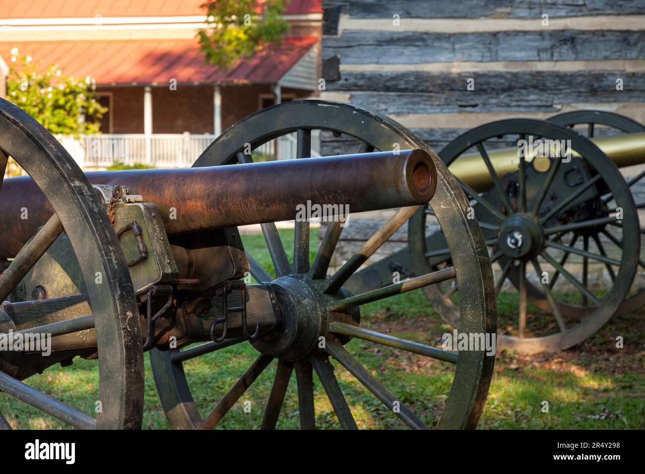 Cannon at the Carter House – Schauplatz der blutigen Bürgerkriegsschlacht von Franklin (30. November 1864), Tennessee, USA Stockfoto